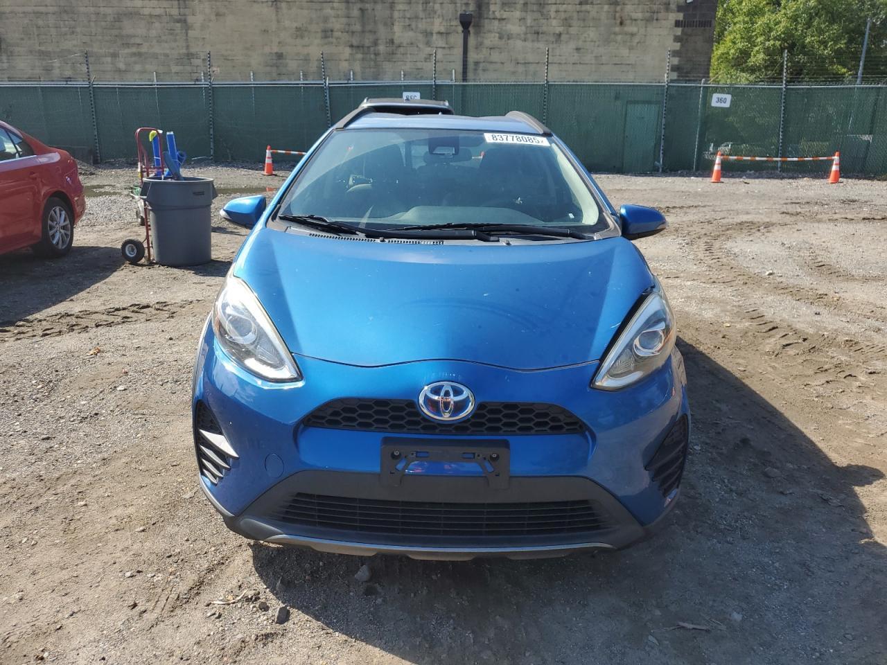 2018 TOYOTA Prius c