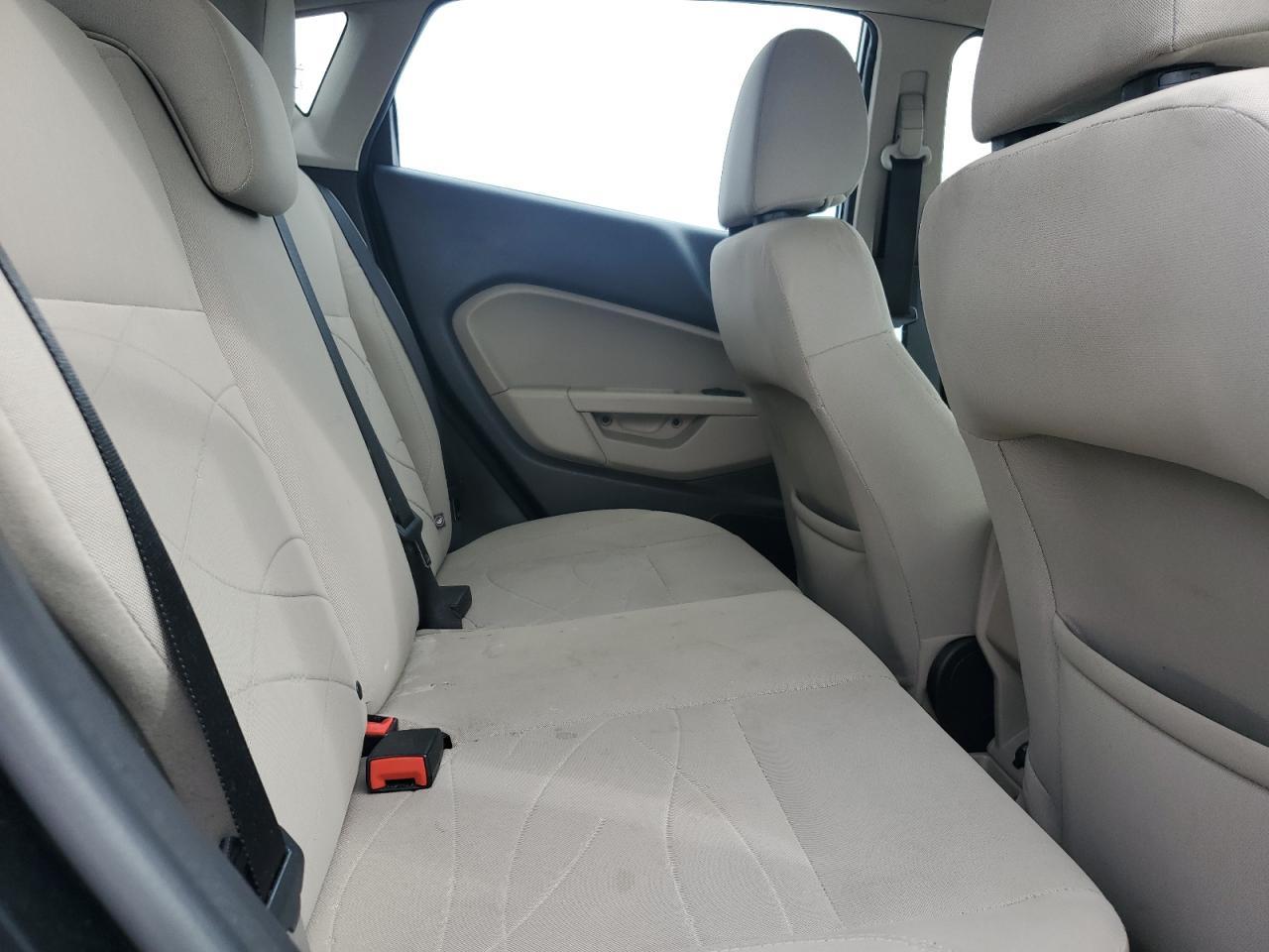 2015 FORD Fiesta