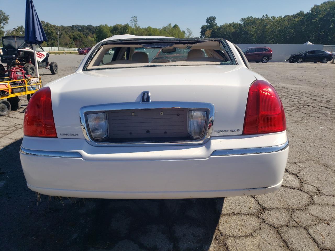 2008 LINCOLN Town Car
