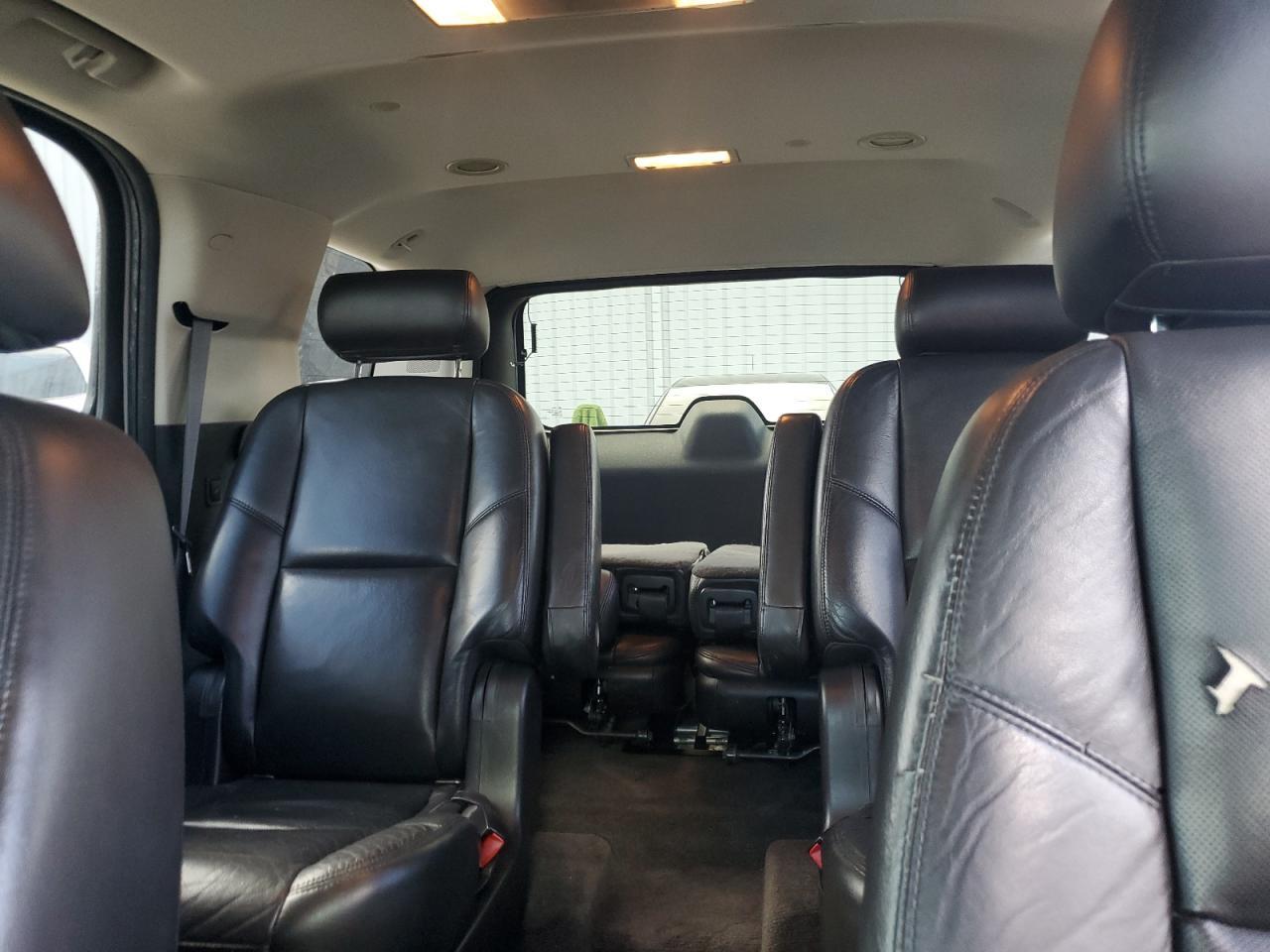 2010 CADILLAC ESCALADE