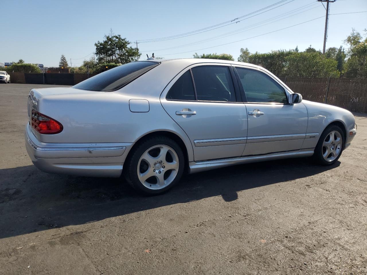 2001 MERCEDES-BENZ E-Class