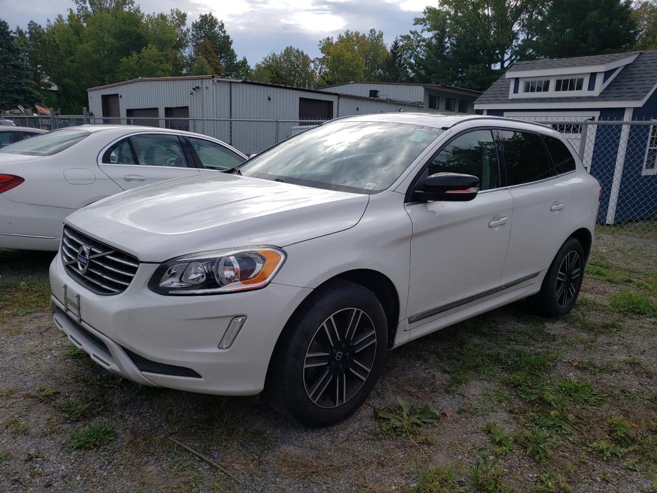 2017 VOLVO XC60