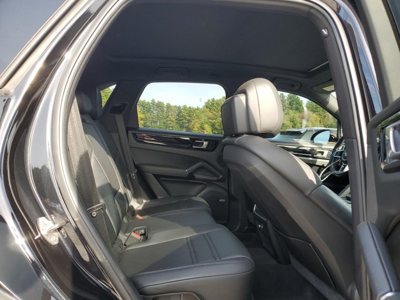 2021 PORSCHE CAYENNE