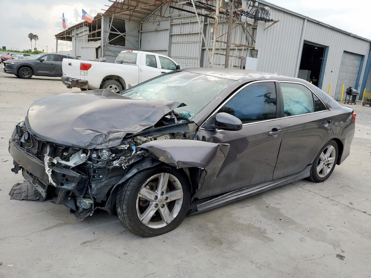 2014 TOYOTA CAMRY