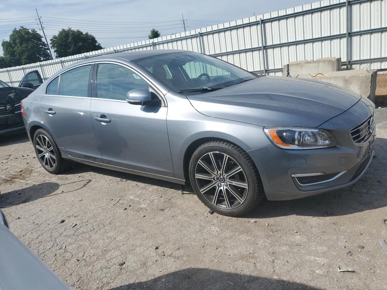 2017 VOLVO S60
