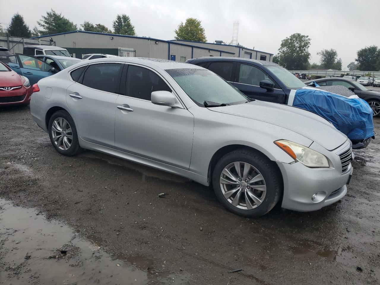 2013 INFINITI M37