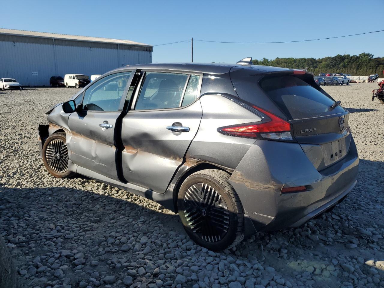 2024 NISSAN LEAF