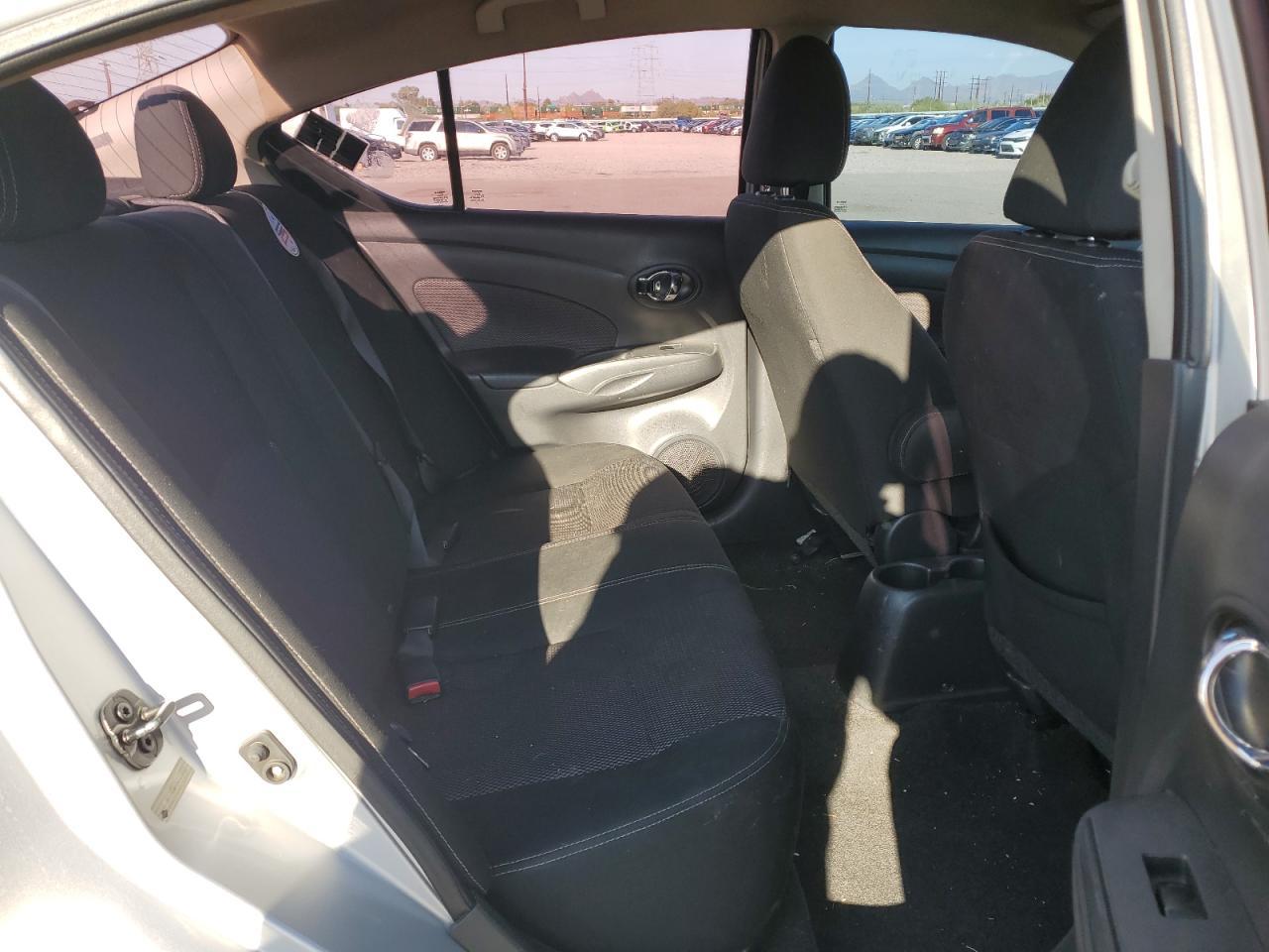 2017 NISSAN VERSA