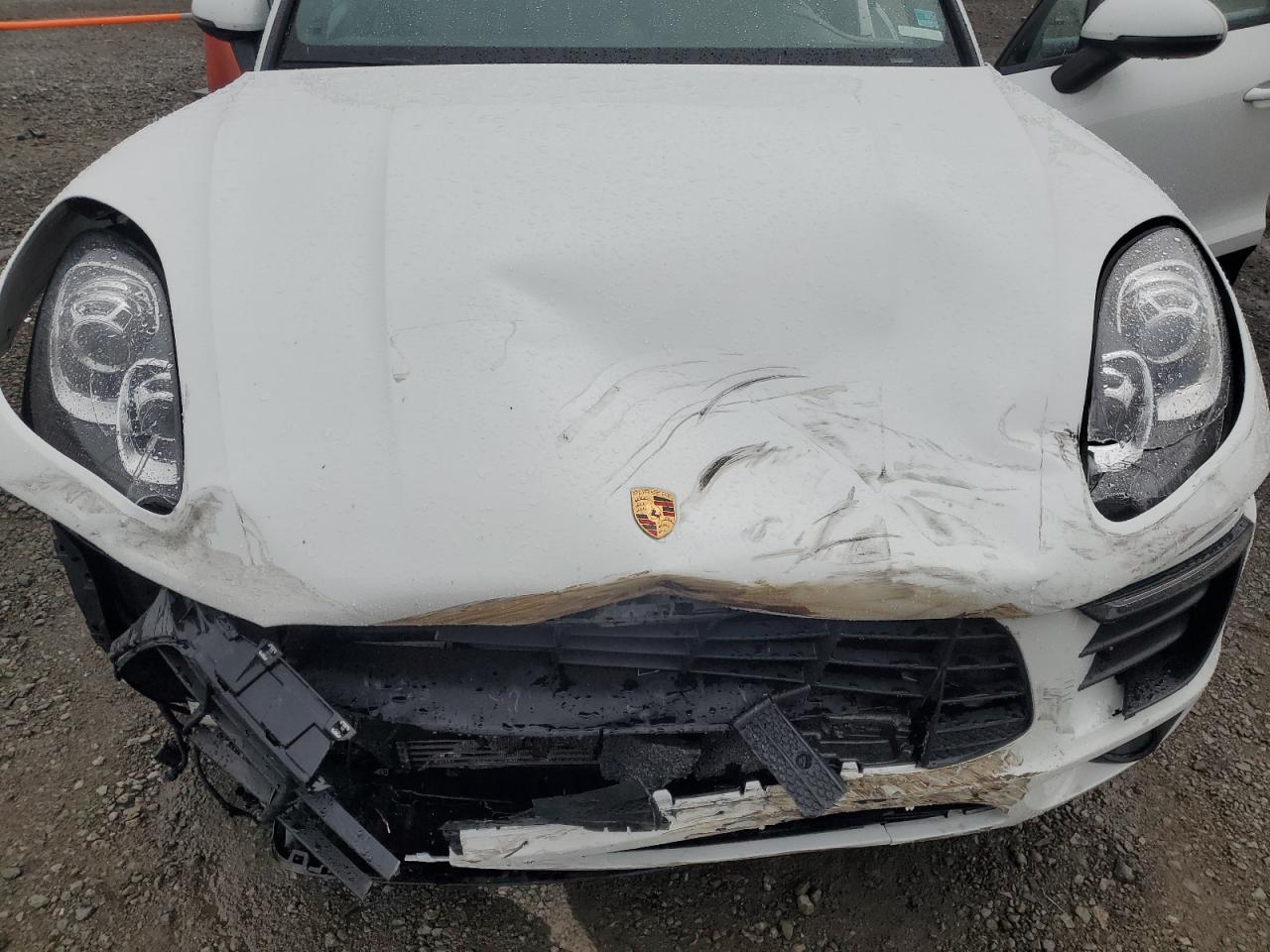 2018 PORSCHE Macan