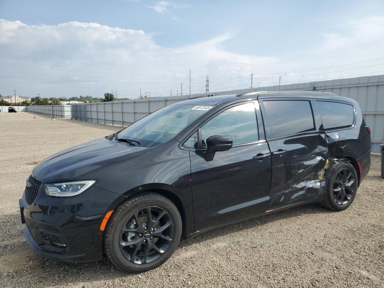 2022 CHRYSLER Pacifica