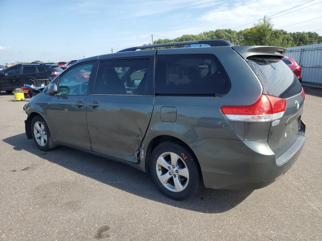 2012 TOYOTA SIENNA