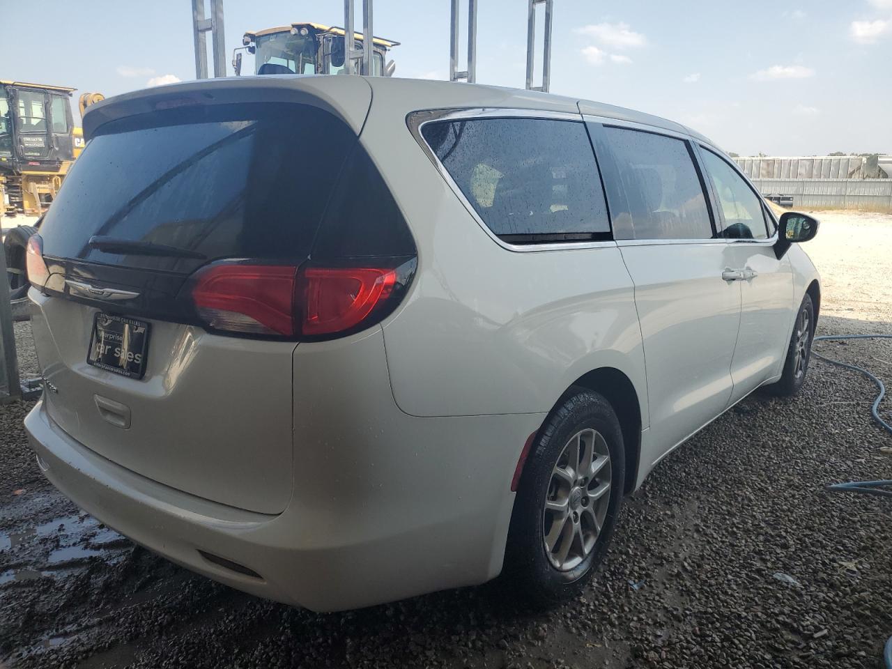 2022 CHRYSLER Voyager