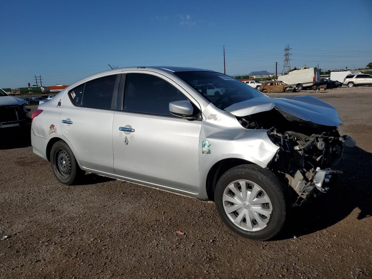 2017 NISSAN VERSA