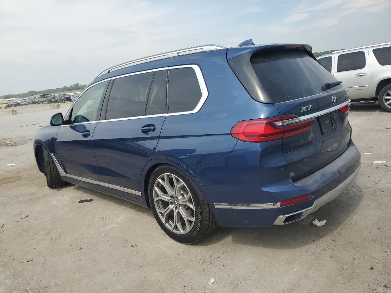 2022 BMW X7