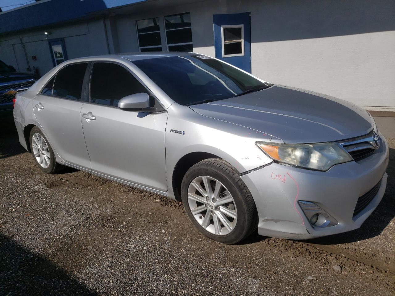 2013 TOYOTA CAMRY