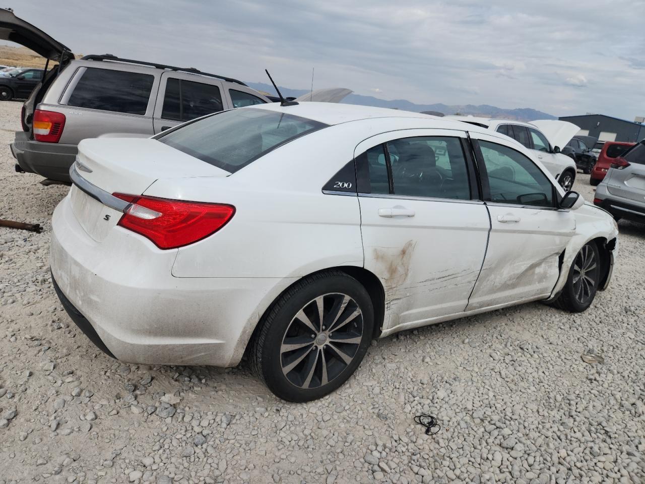 2012 CHRYSLER 200
