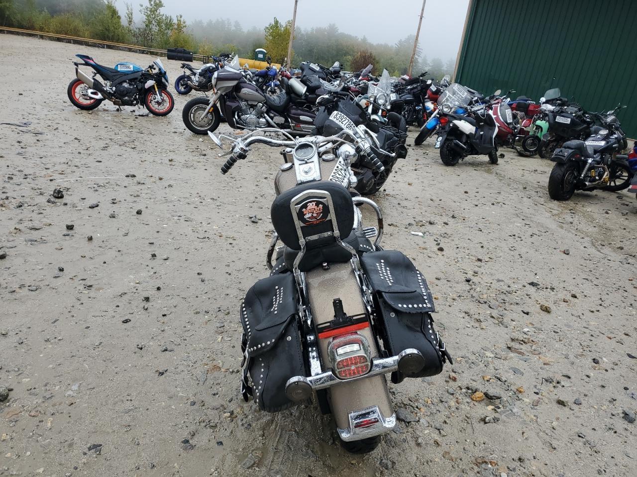2004 HARLEY-DAVIDSON FLSTCI