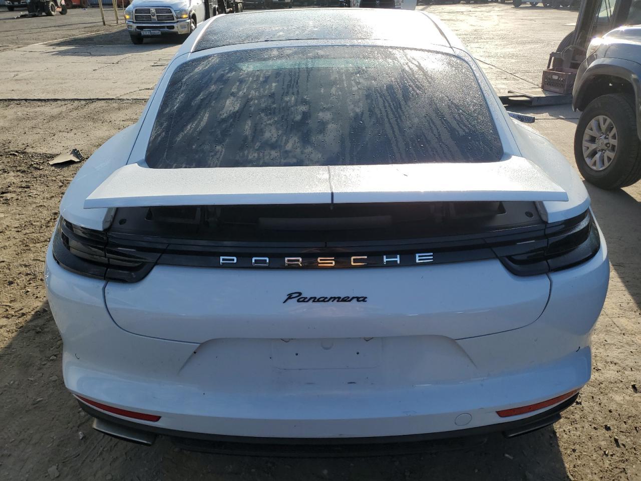 2017 PORSCHE Panamera