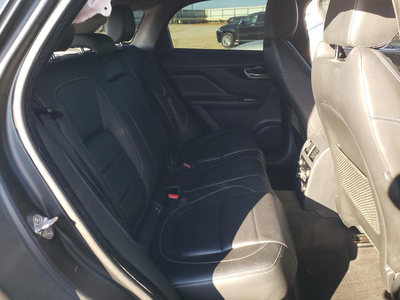2017 JAGUAR F-Pace