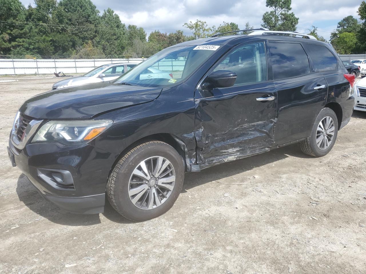 2017 NISSAN PATHFINDER