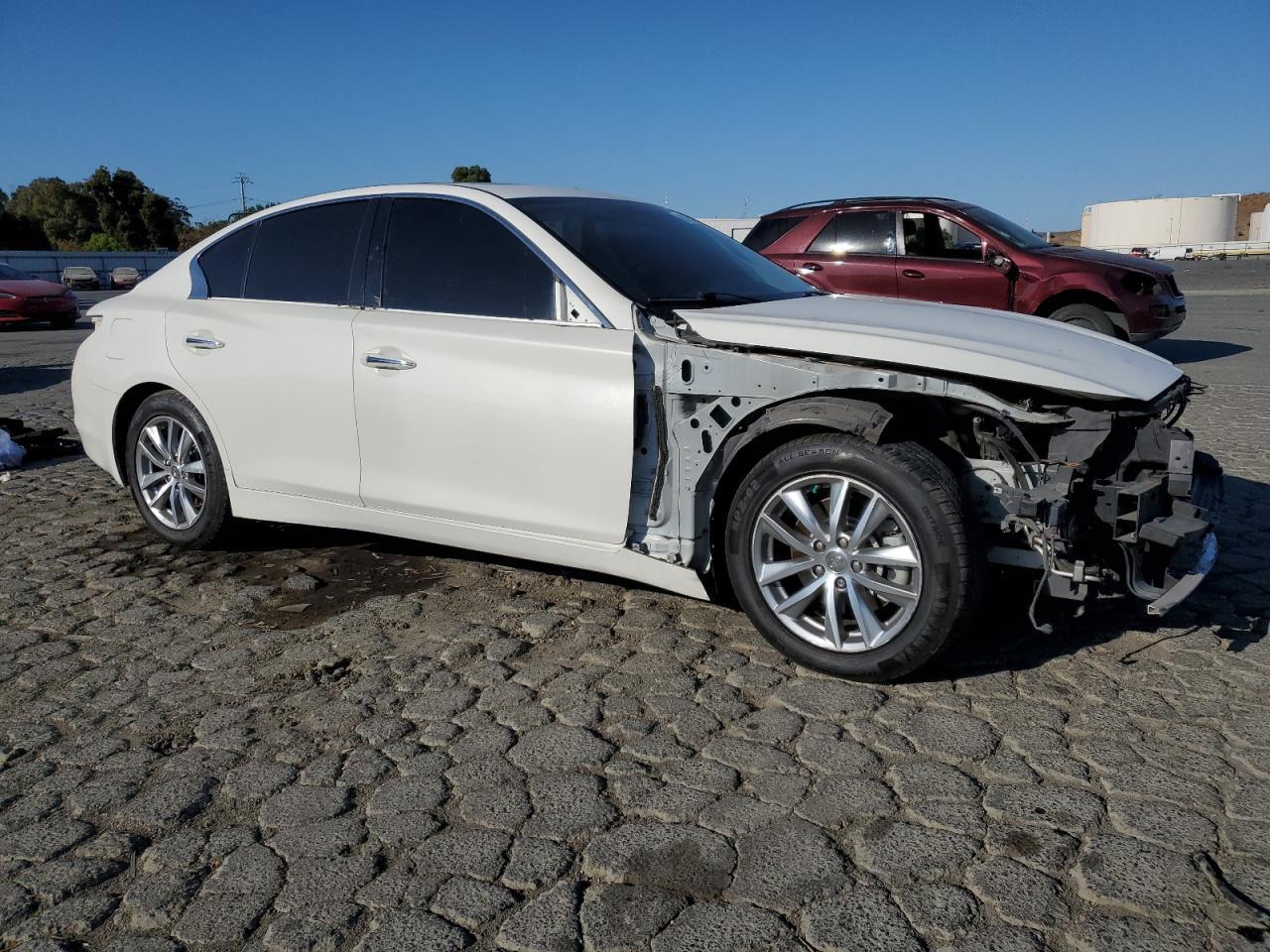 2015 INFINITI Q50