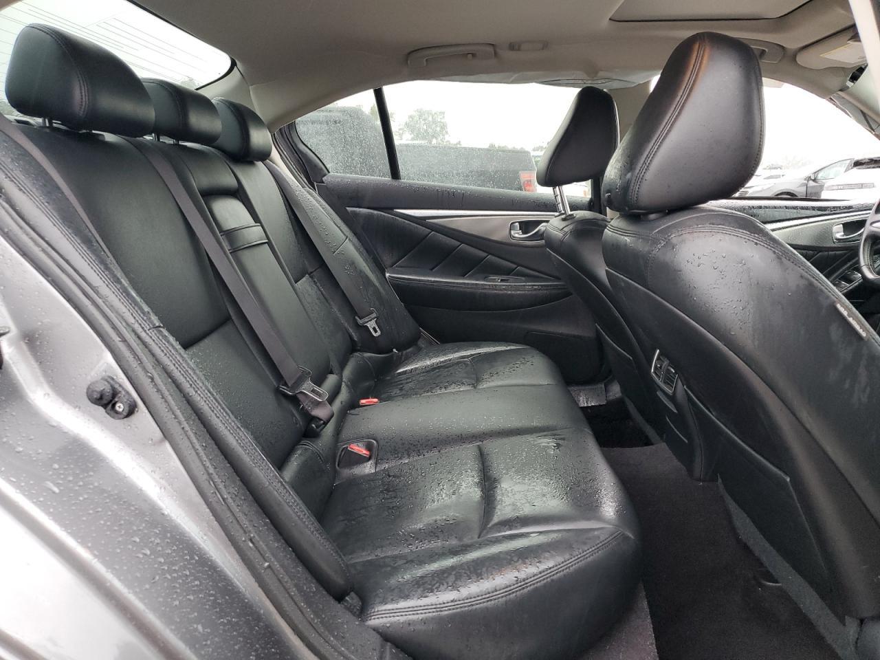 2015 INFINITI Q50