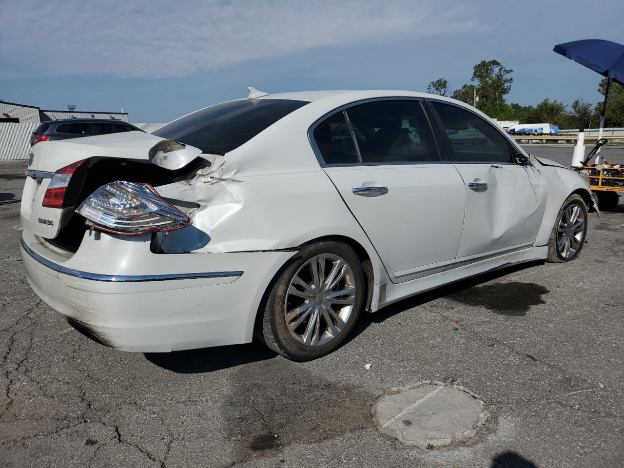 2012 HYUNDAI GENESIS