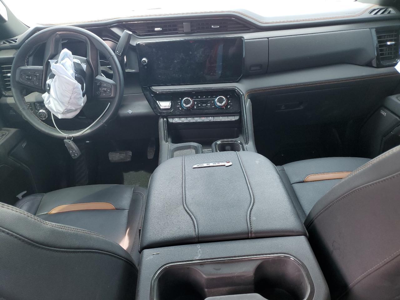 2024 GMC Sierra