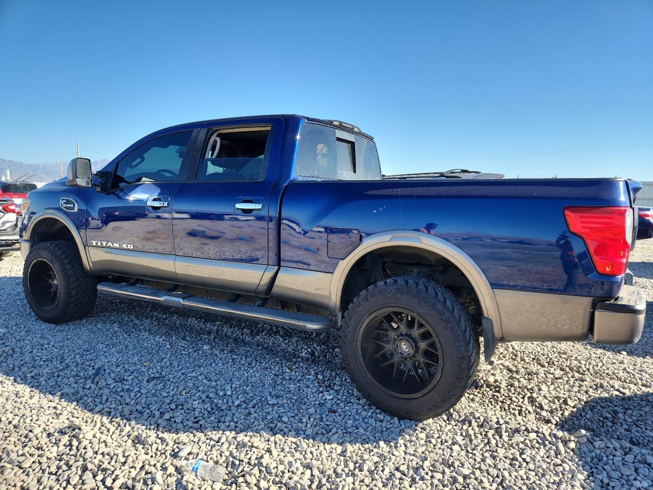 2016 NISSAN Titan