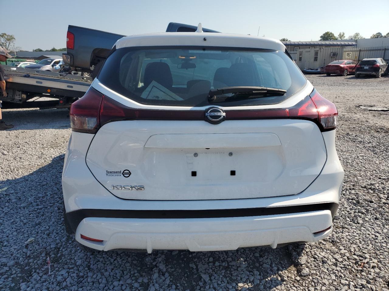 2024 NISSAN KICKS