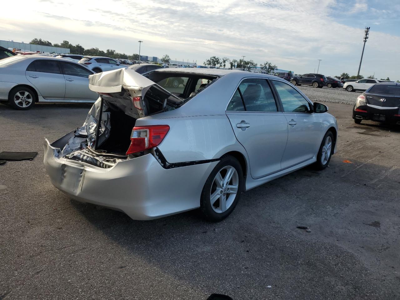 2014 TOYOTA CAMRY