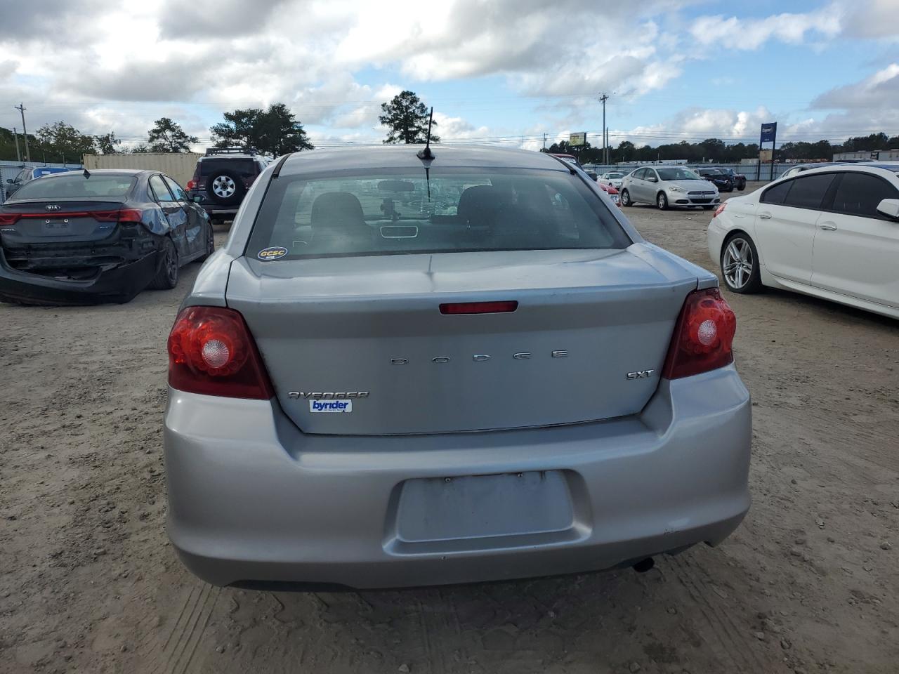 2013 DODGE Avenger