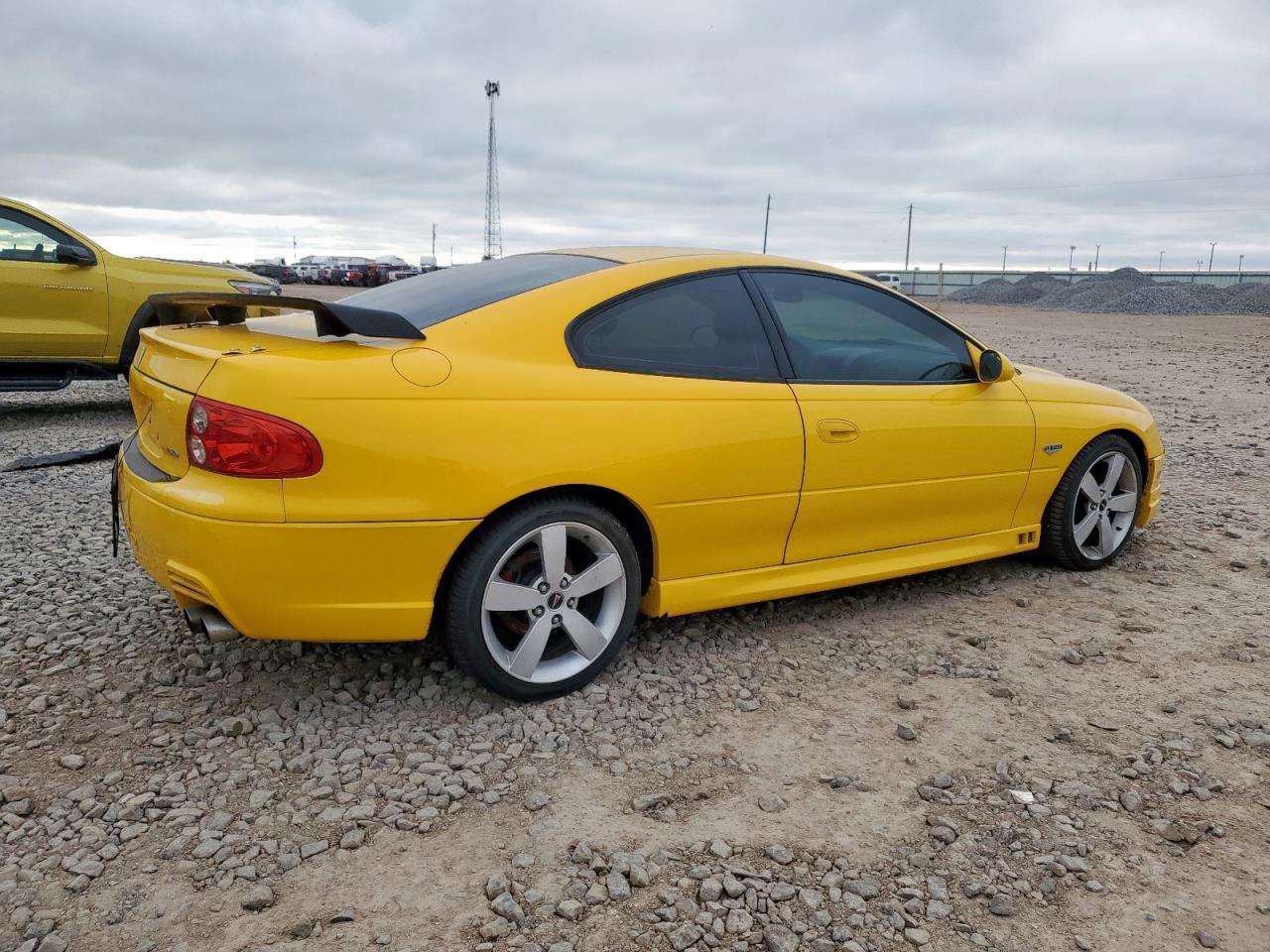 2005 PONTIAC Gto