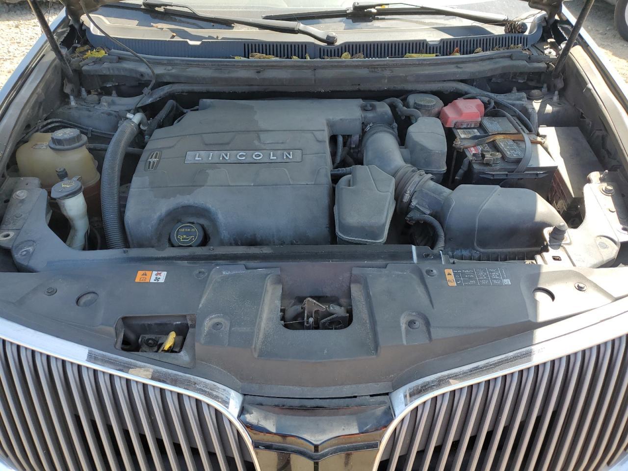 2016 LINCOLN MKT