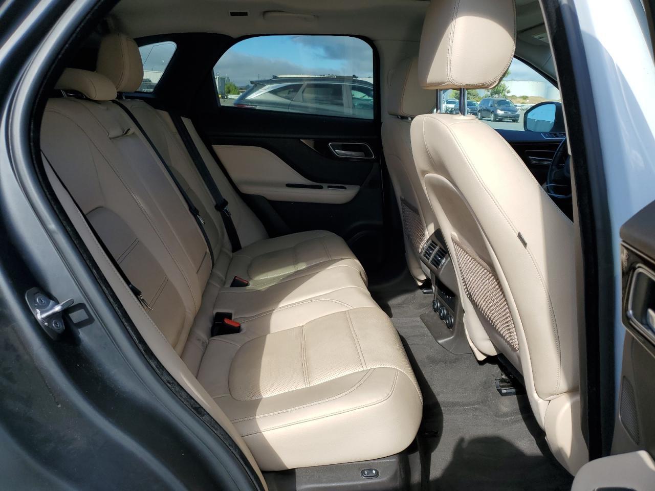2017 JAGUAR F-Pace