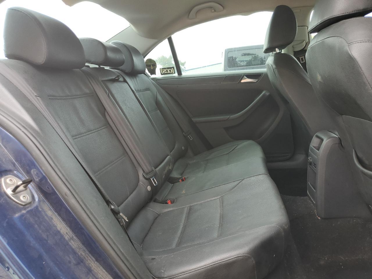 2011 VOLKSWAGEN JETTA