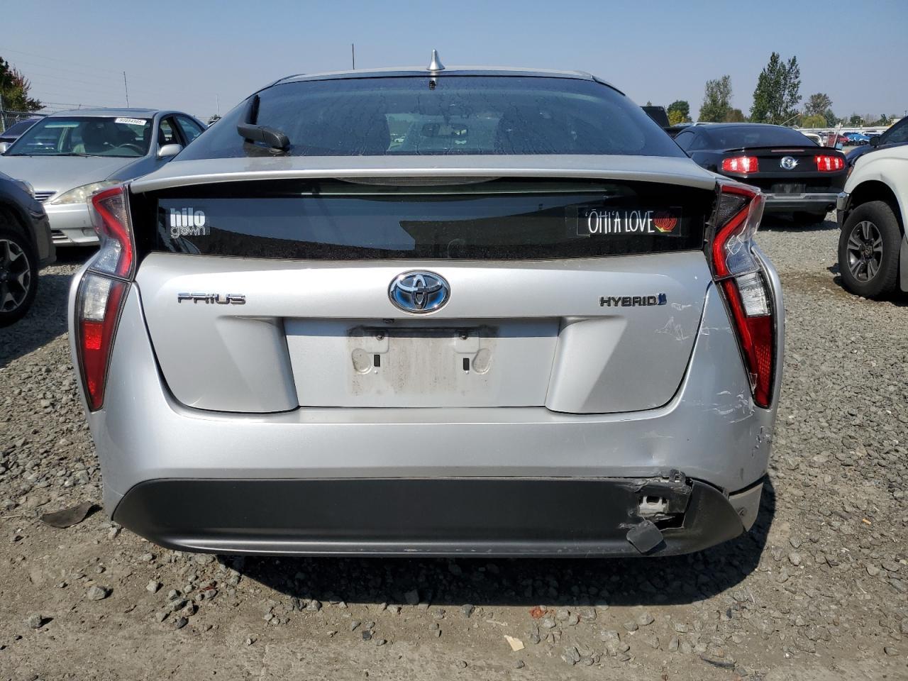 2016 TOYOTA PRIUS