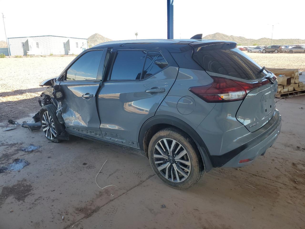 2023 NISSAN KICKS