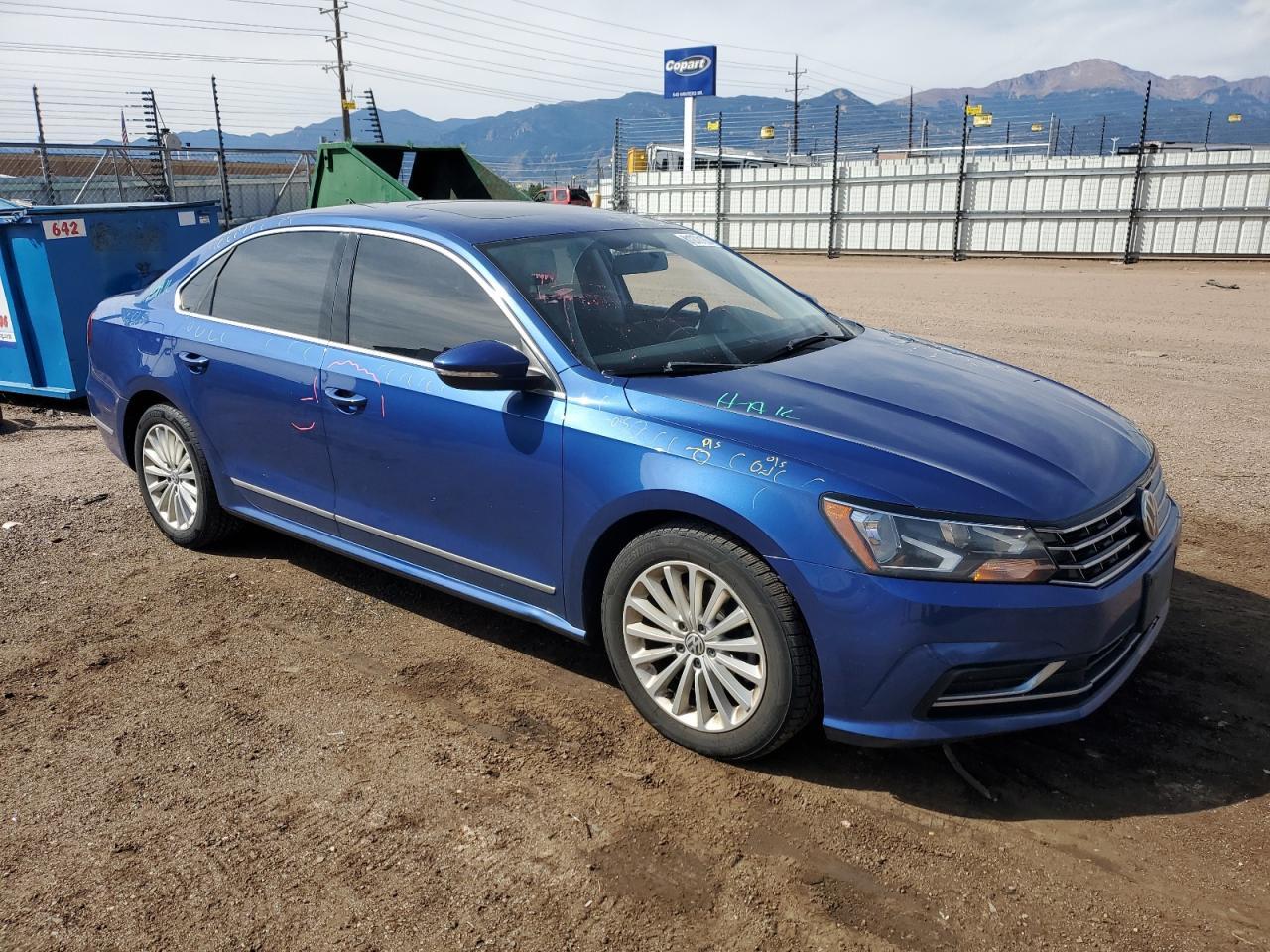 2017 VOLKSWAGEN Passat