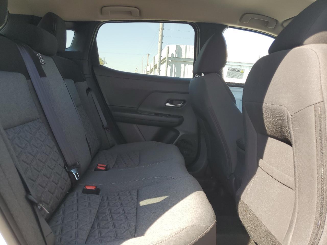 2025 NISSAN KICKS