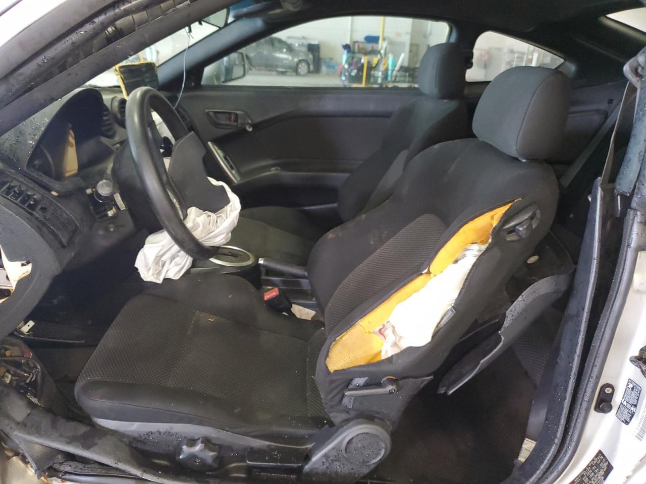 2004 HYUNDAI Tiburon
