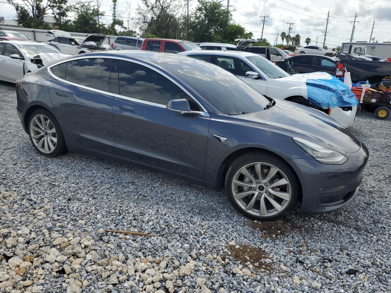 2018 TESLA MODEL 3