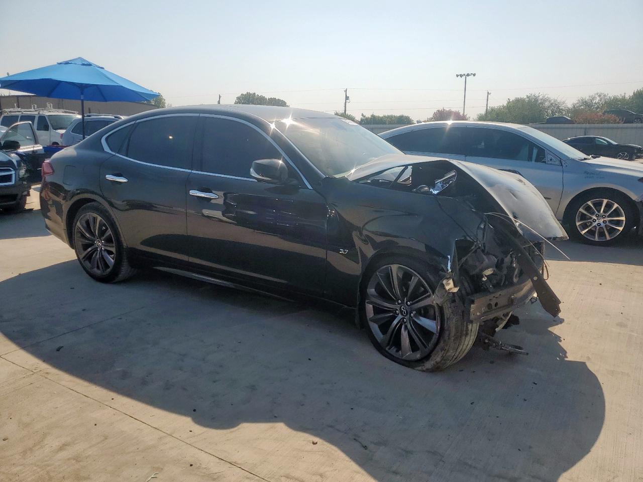 2016 INFINITI Q70