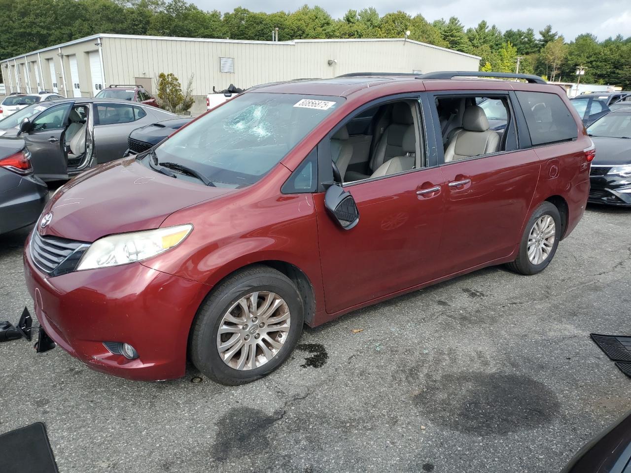 2016 TOYOTA SIENNA