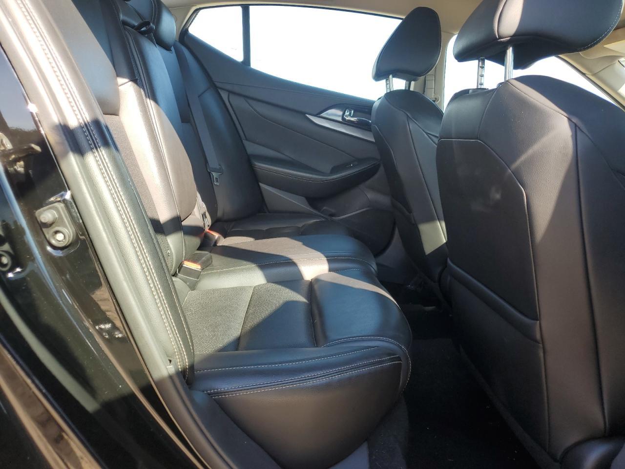 2017 NISSAN Maxima
