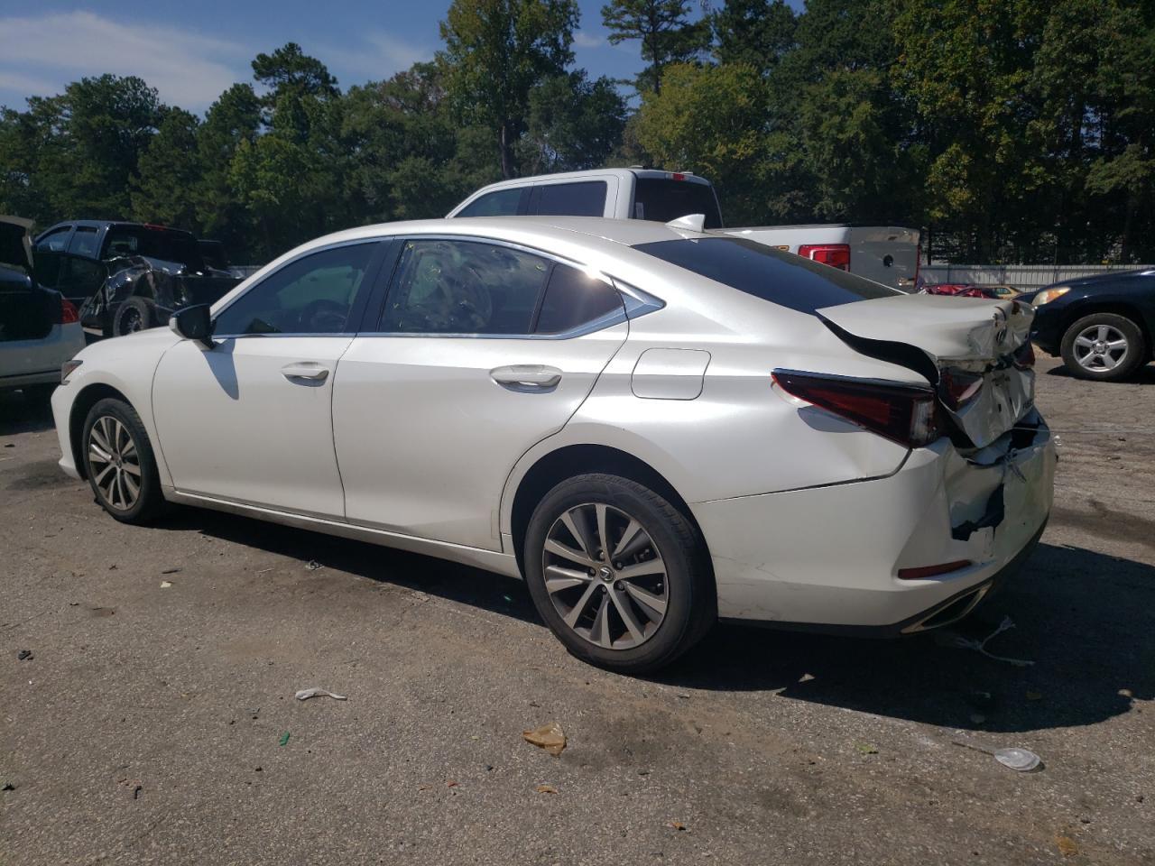 2019 LEXUS Es