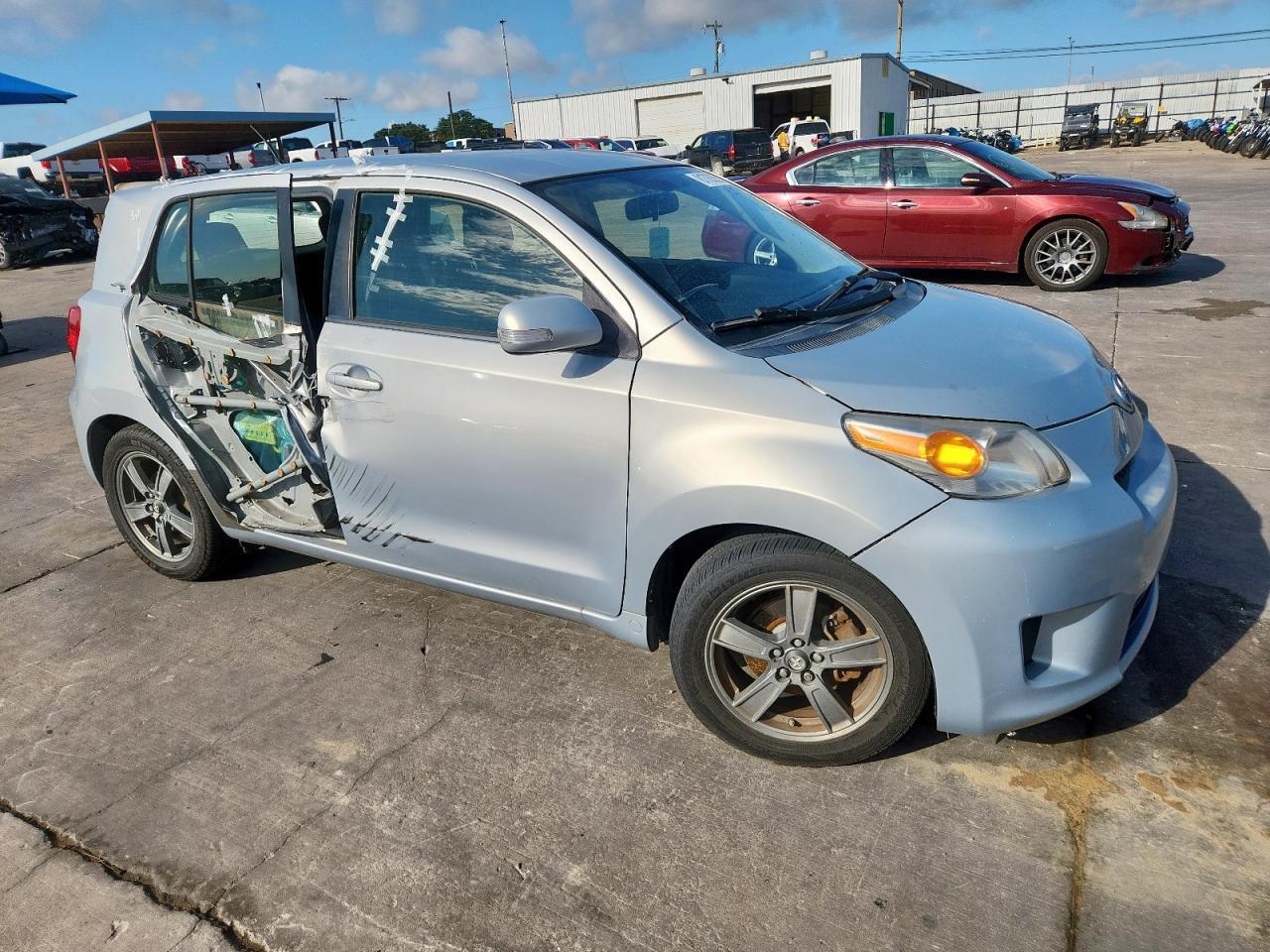 2013 TOYOTA SCION