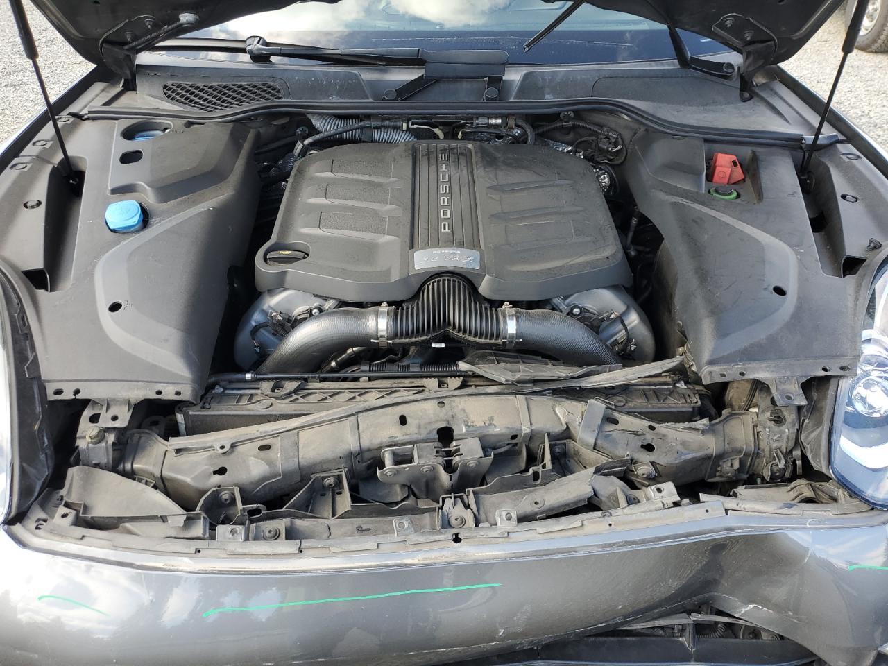 2017 PORSCHE CAYENNE
