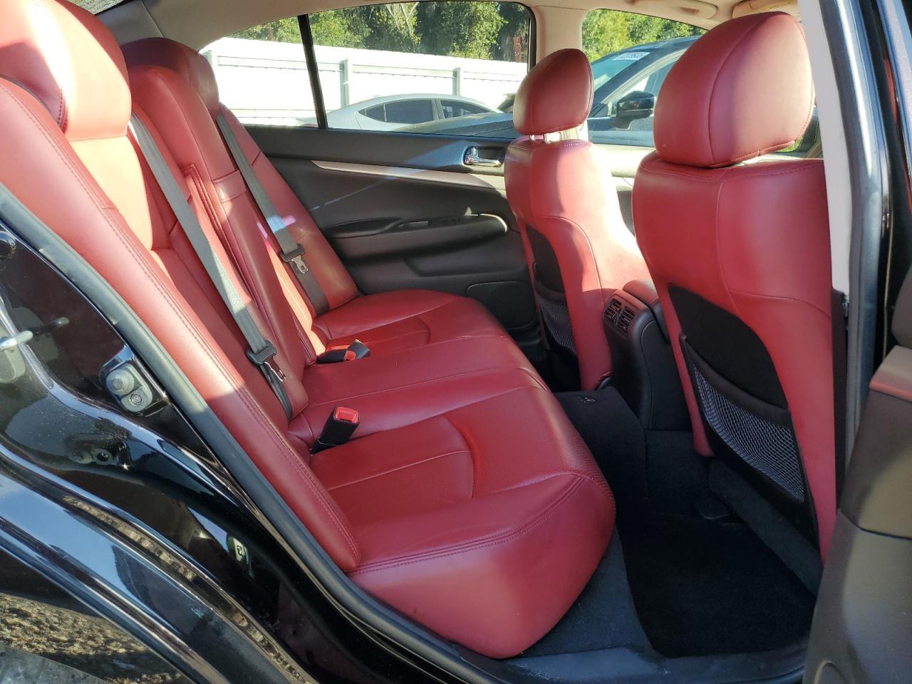 2011 INFINITI G37