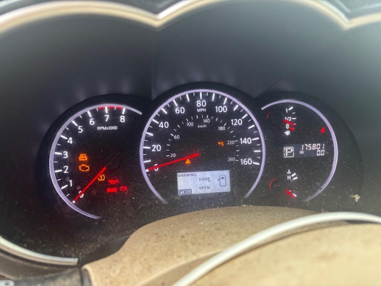 2011 NISSAN Quest